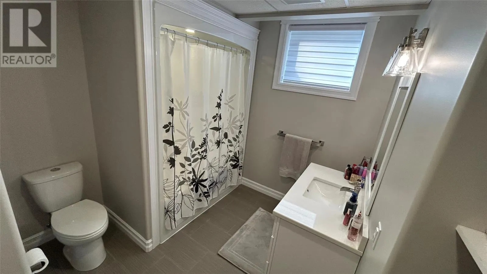 13 - 15 Simon Drive