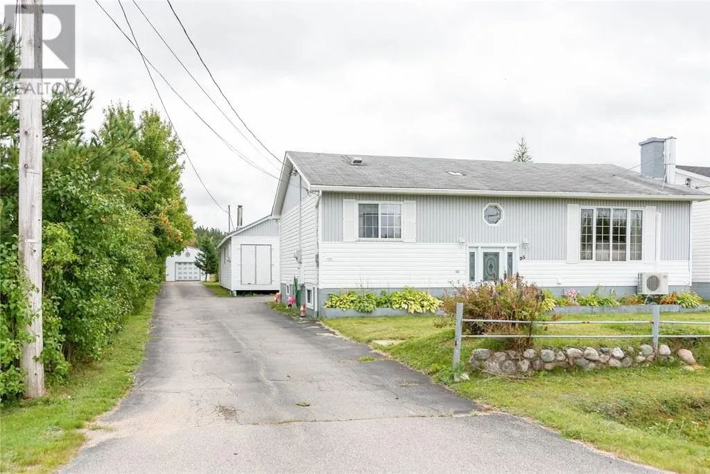 25 Riverside W Road