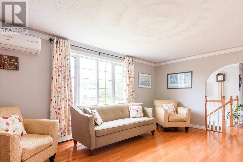 25 Riverside W Road