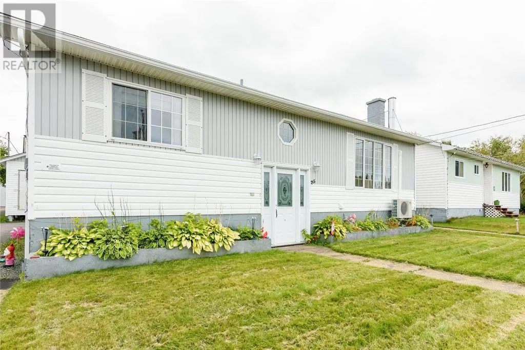 25 Riverside W Road