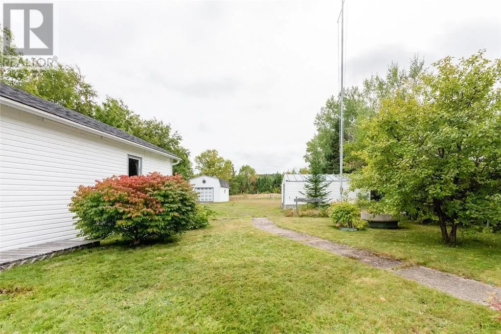 25 Riverside W Road