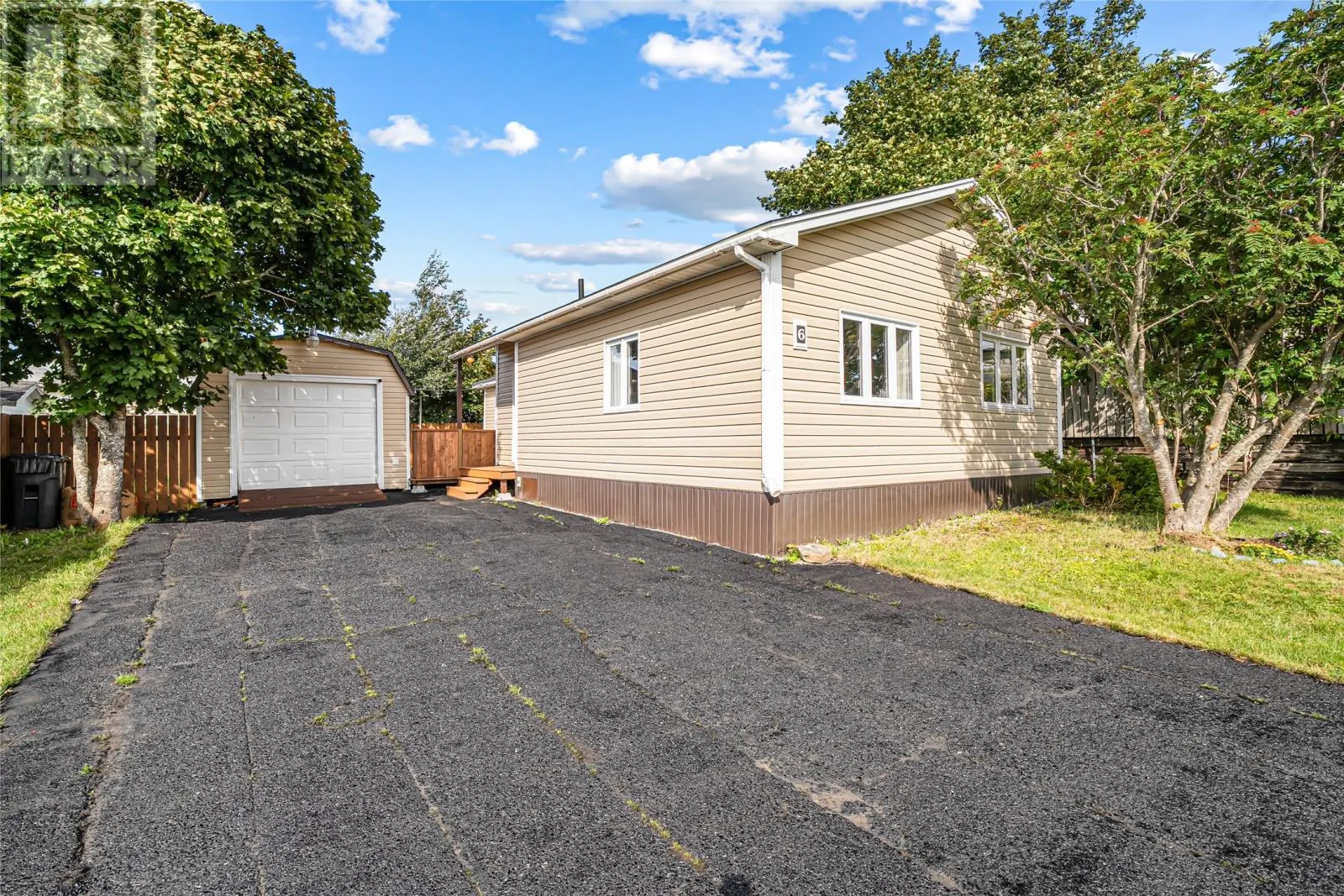 6 Willow Drive