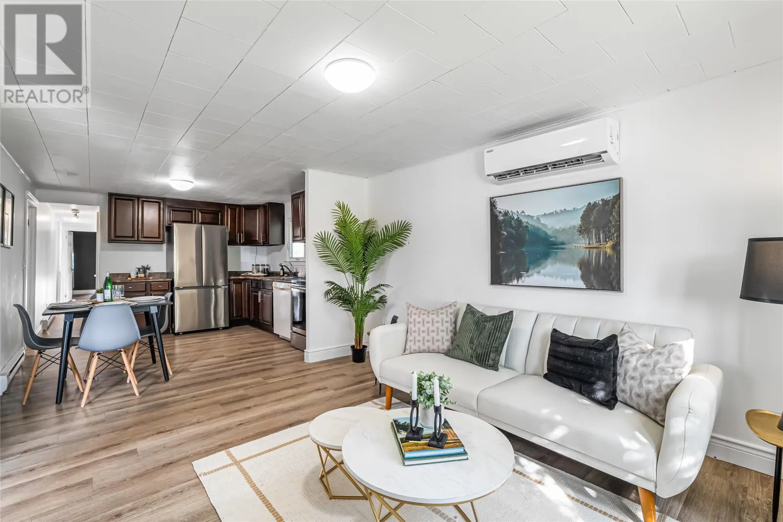 6 Willow Drive