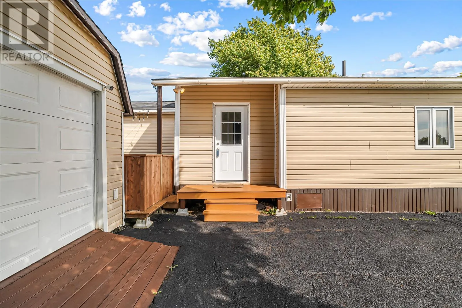 6 Willow Drive
