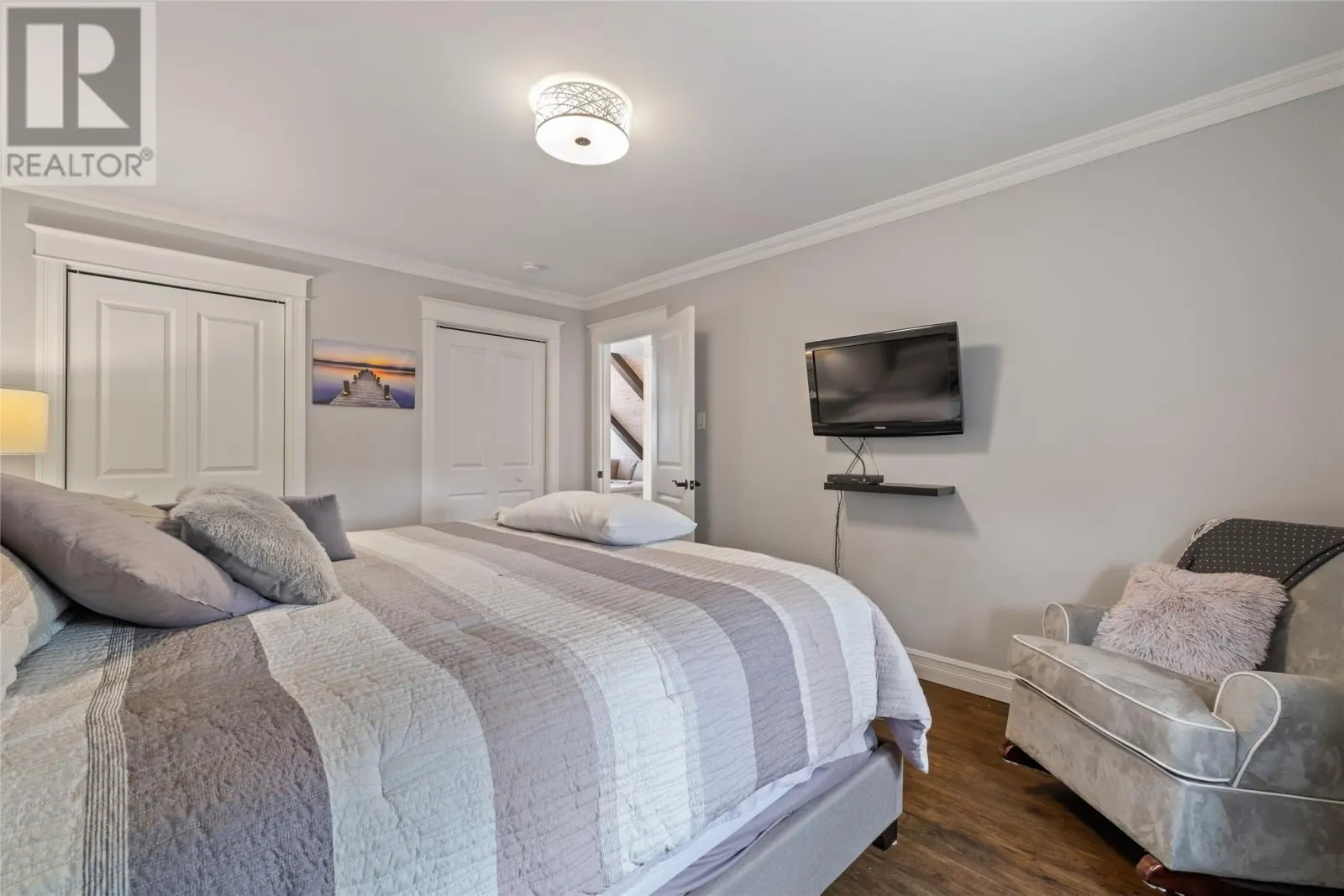 6 Tuscany Place