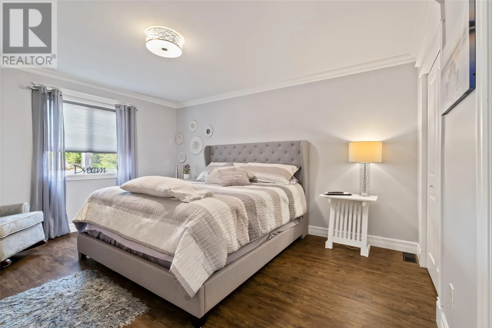 6 Tuscany Place