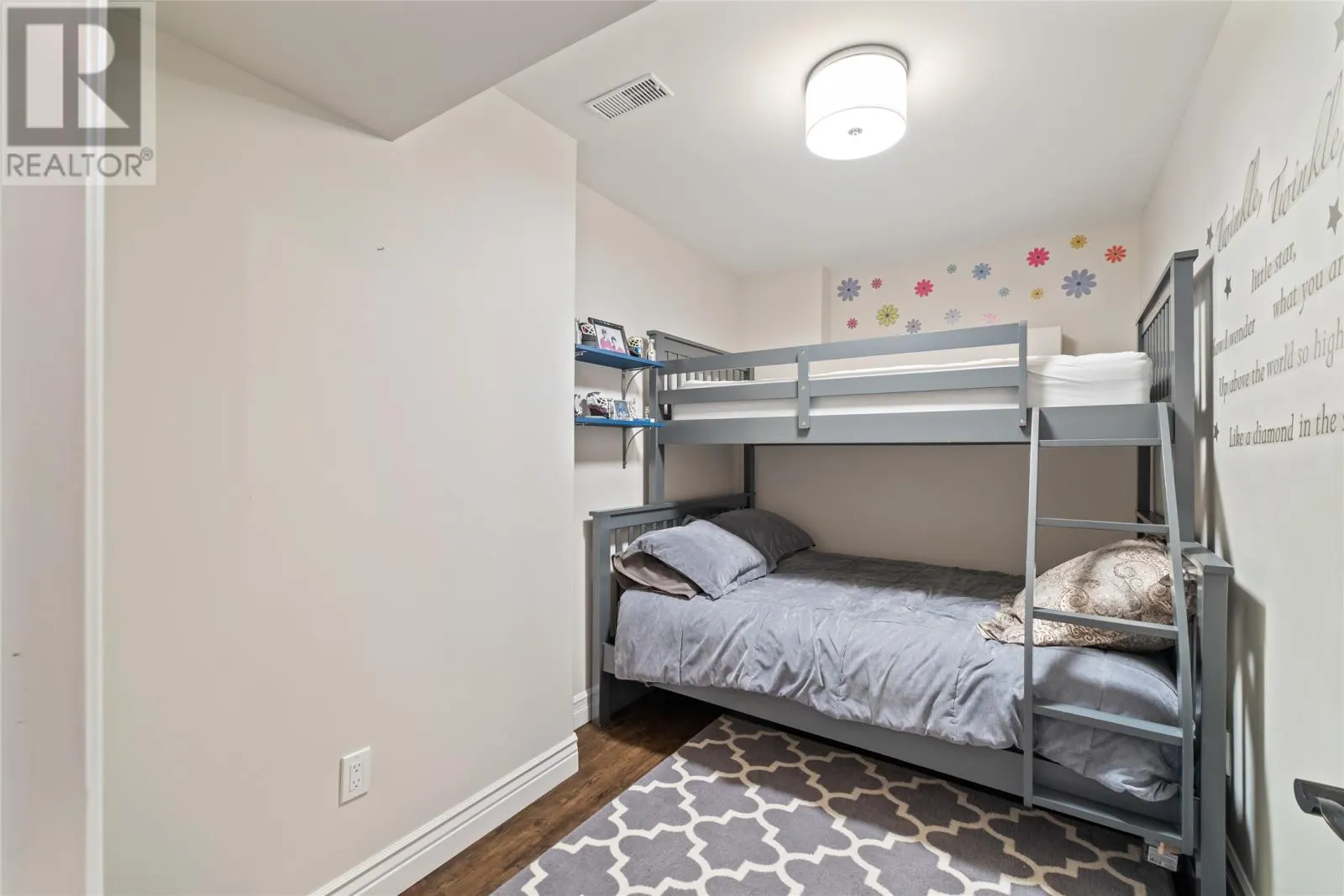 6 Tuscany Place