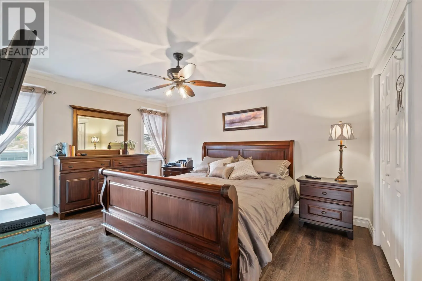 6 Tuscany Place