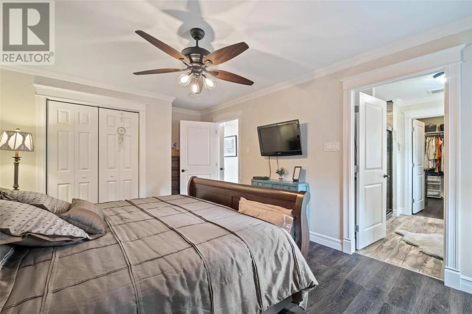 6 Tuscany Place