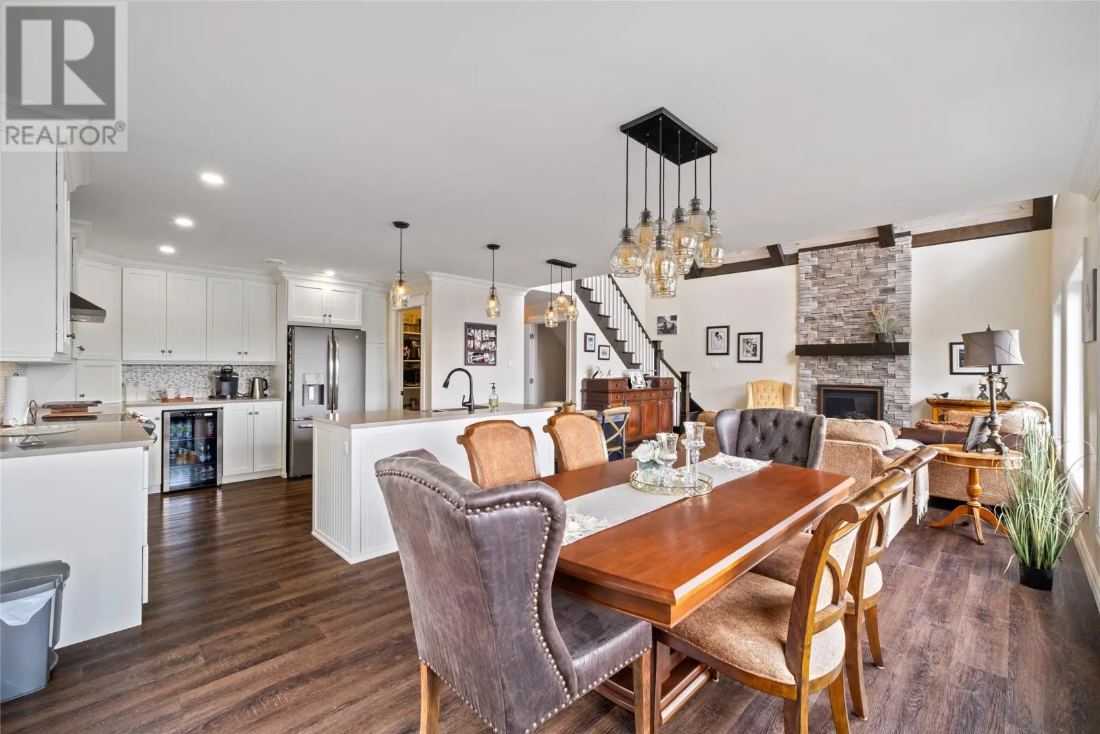 6 Tuscany Place