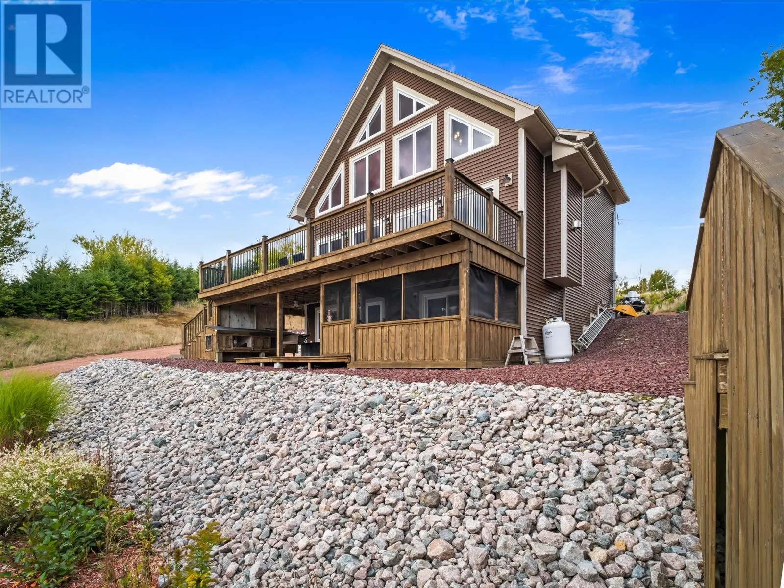 6 Tuscany Place
