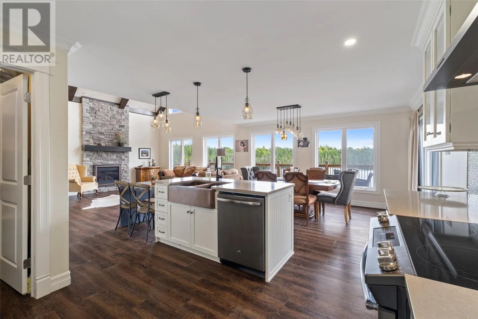 6 Tuscany Place