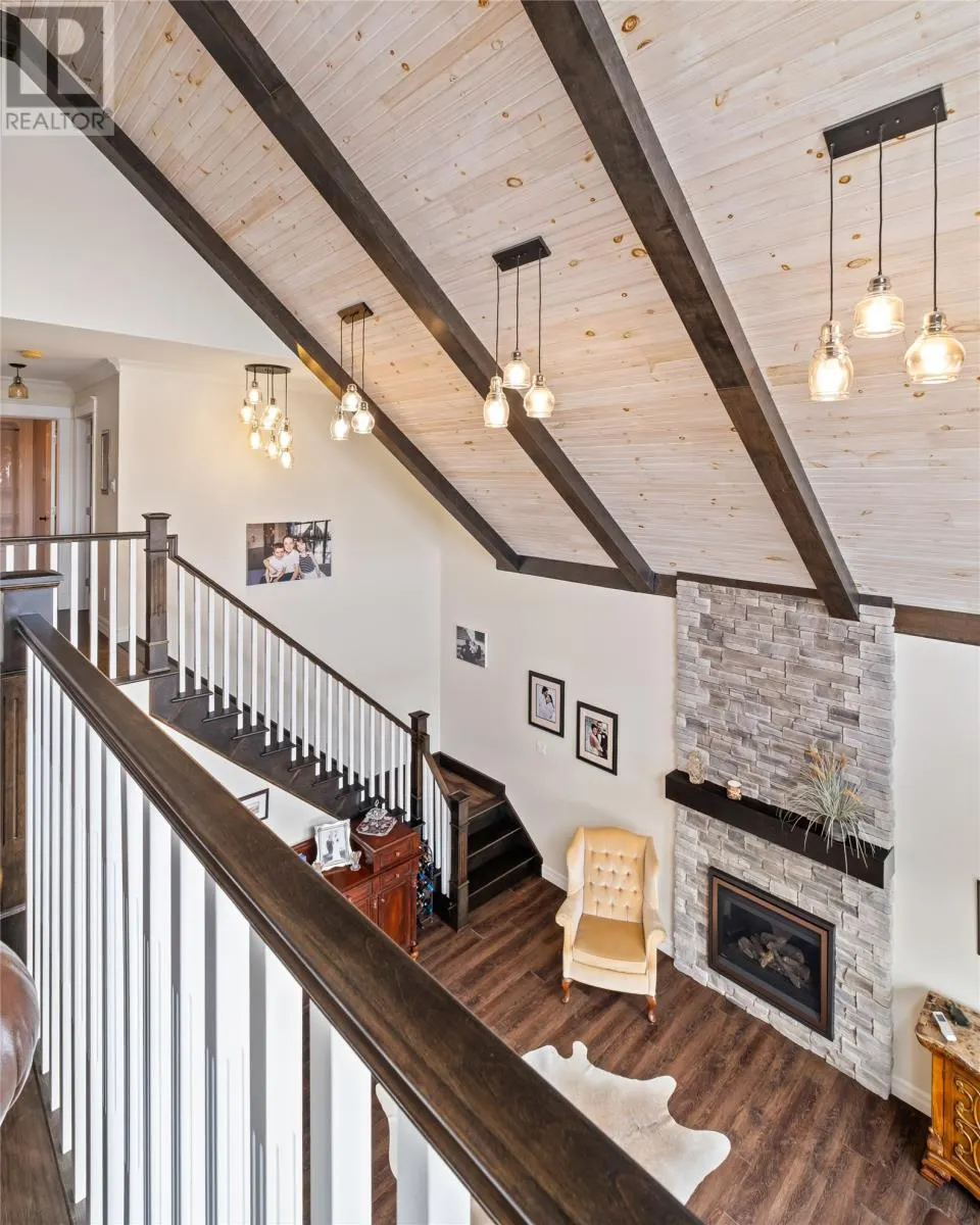 6 Tuscany Place