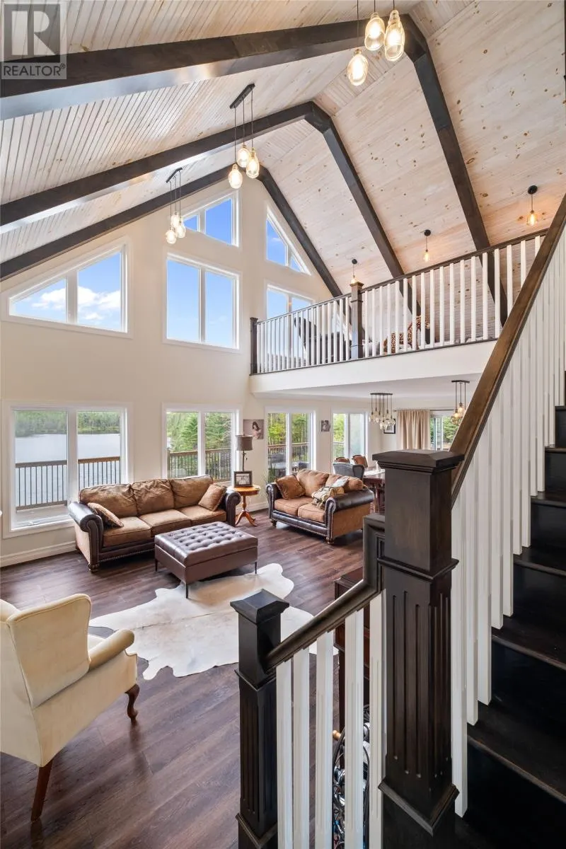 6 Tuscany Place