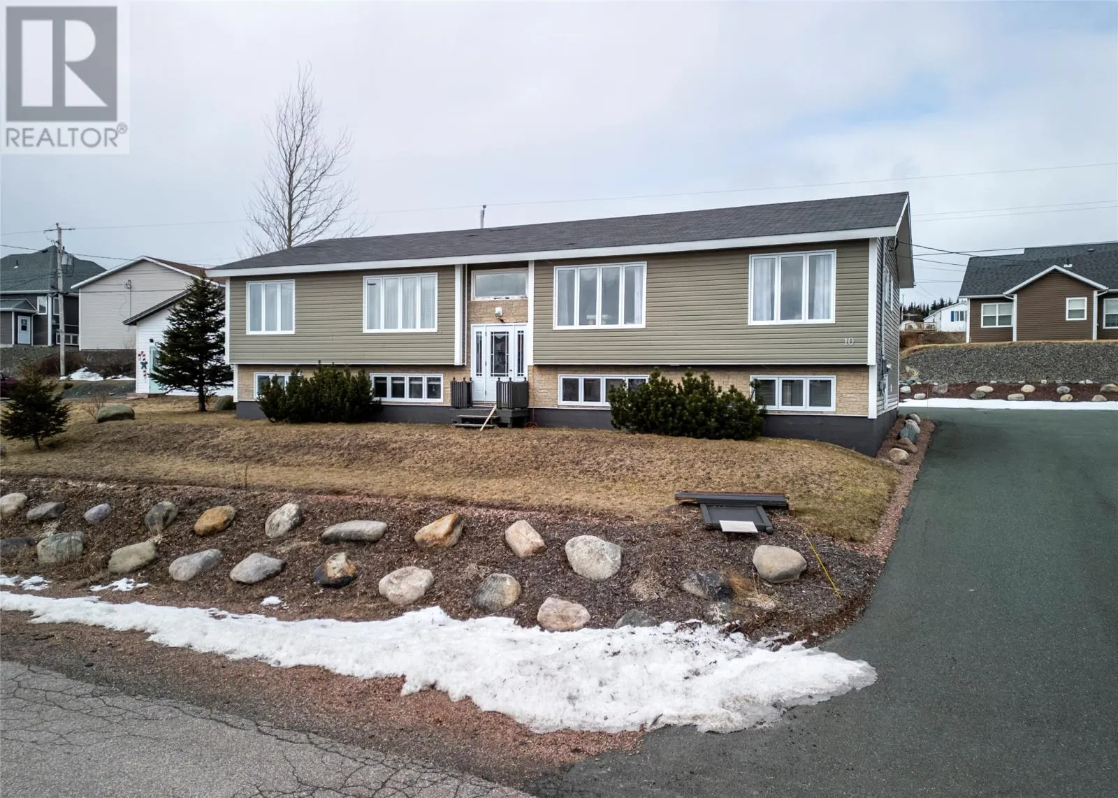 6-8 Port Anne Heights
