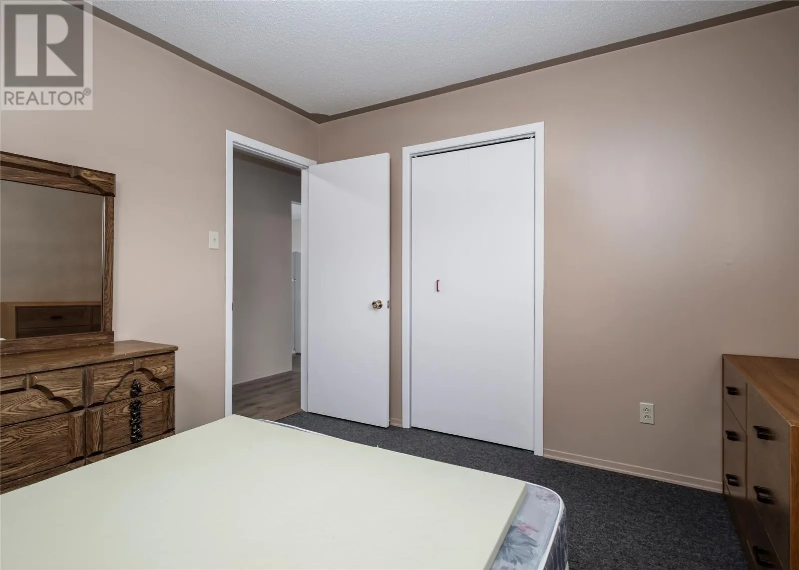 6-8 Port Anne Heights