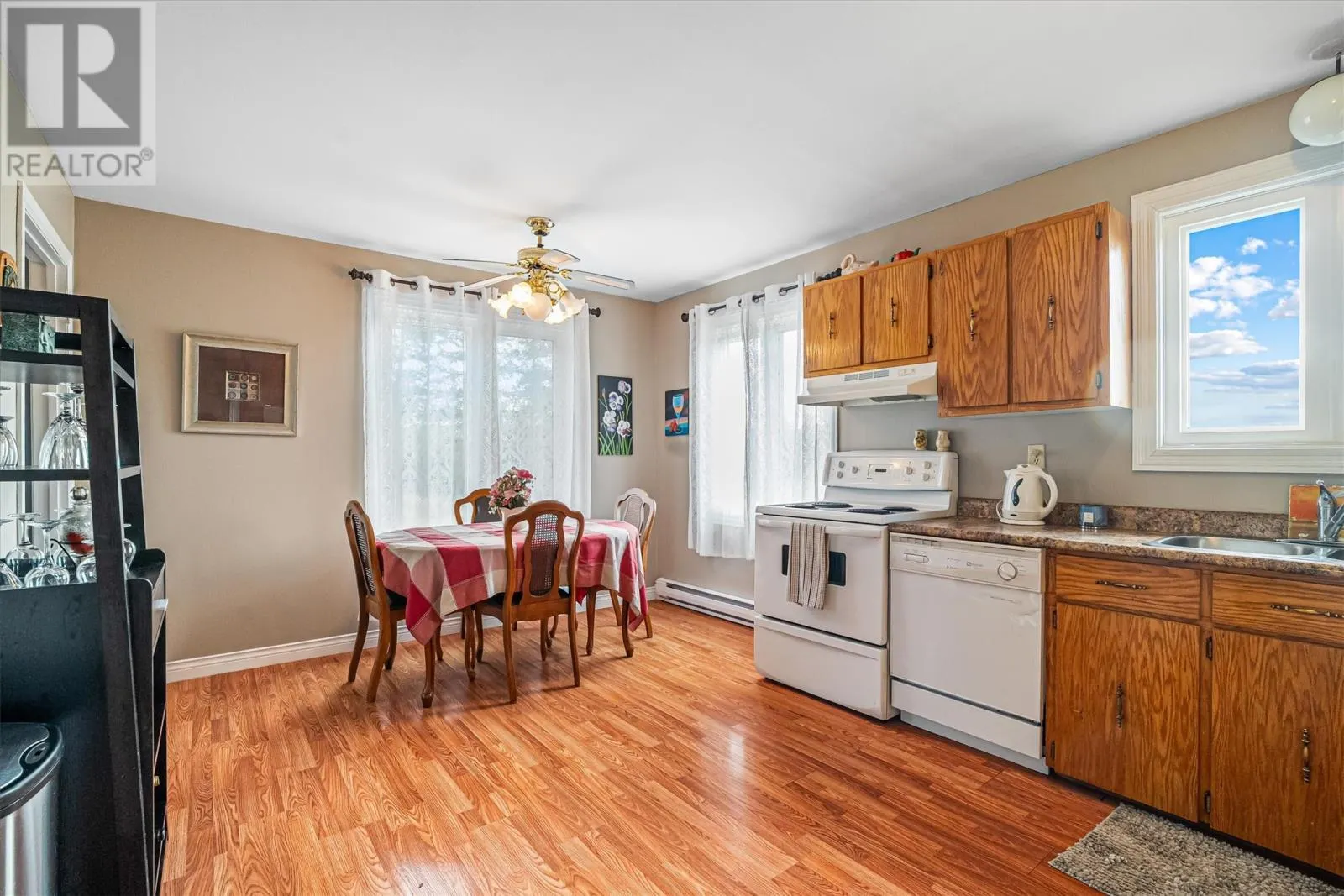 32 Fox Harbour Road