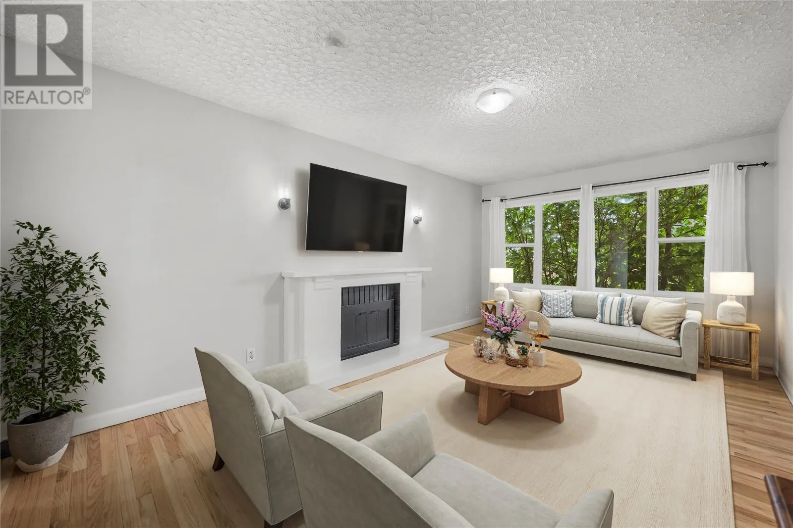 11 Anderson Avenue