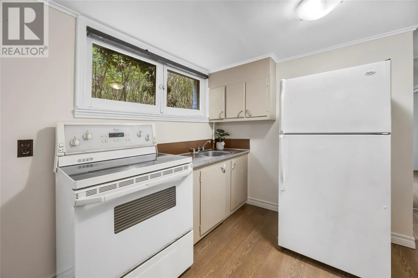 11 Anderson Avenue