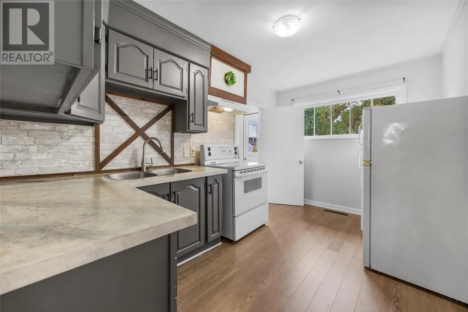 11 Anderson Avenue