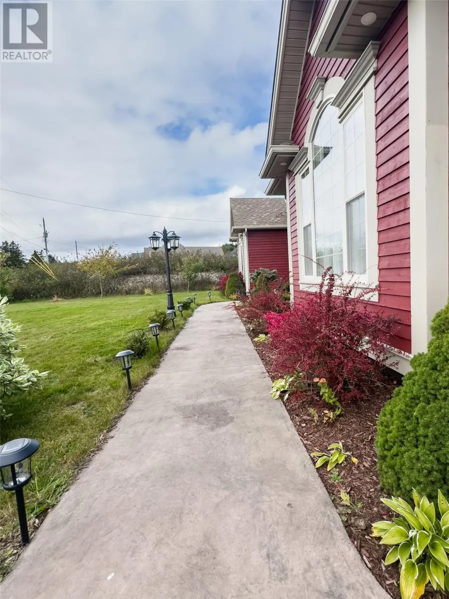 17 Dock Point Street