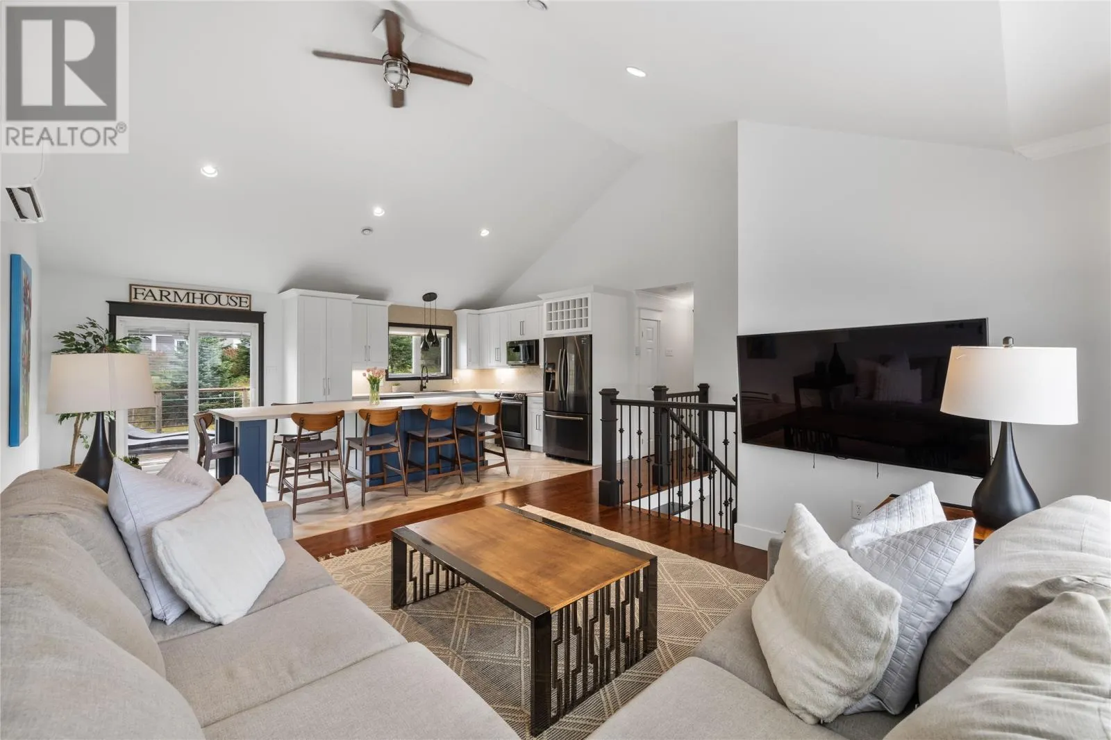 5 White Bear Lane