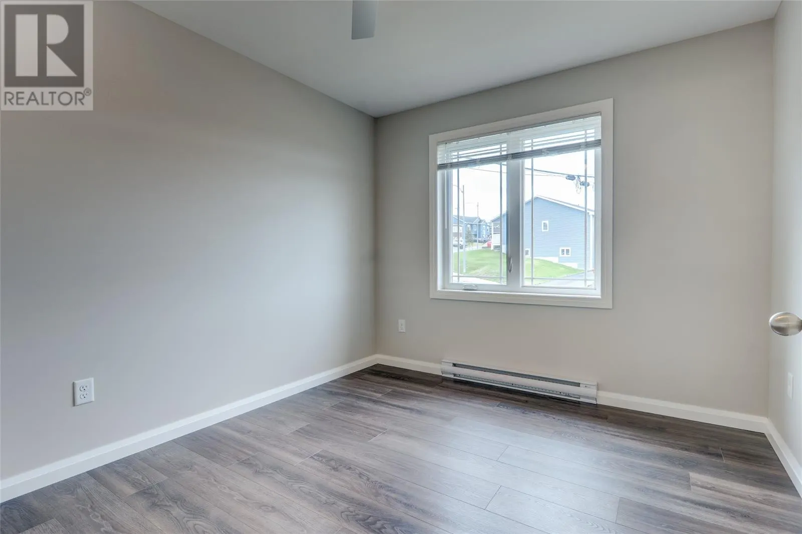 54 Maurice Putt Crescent