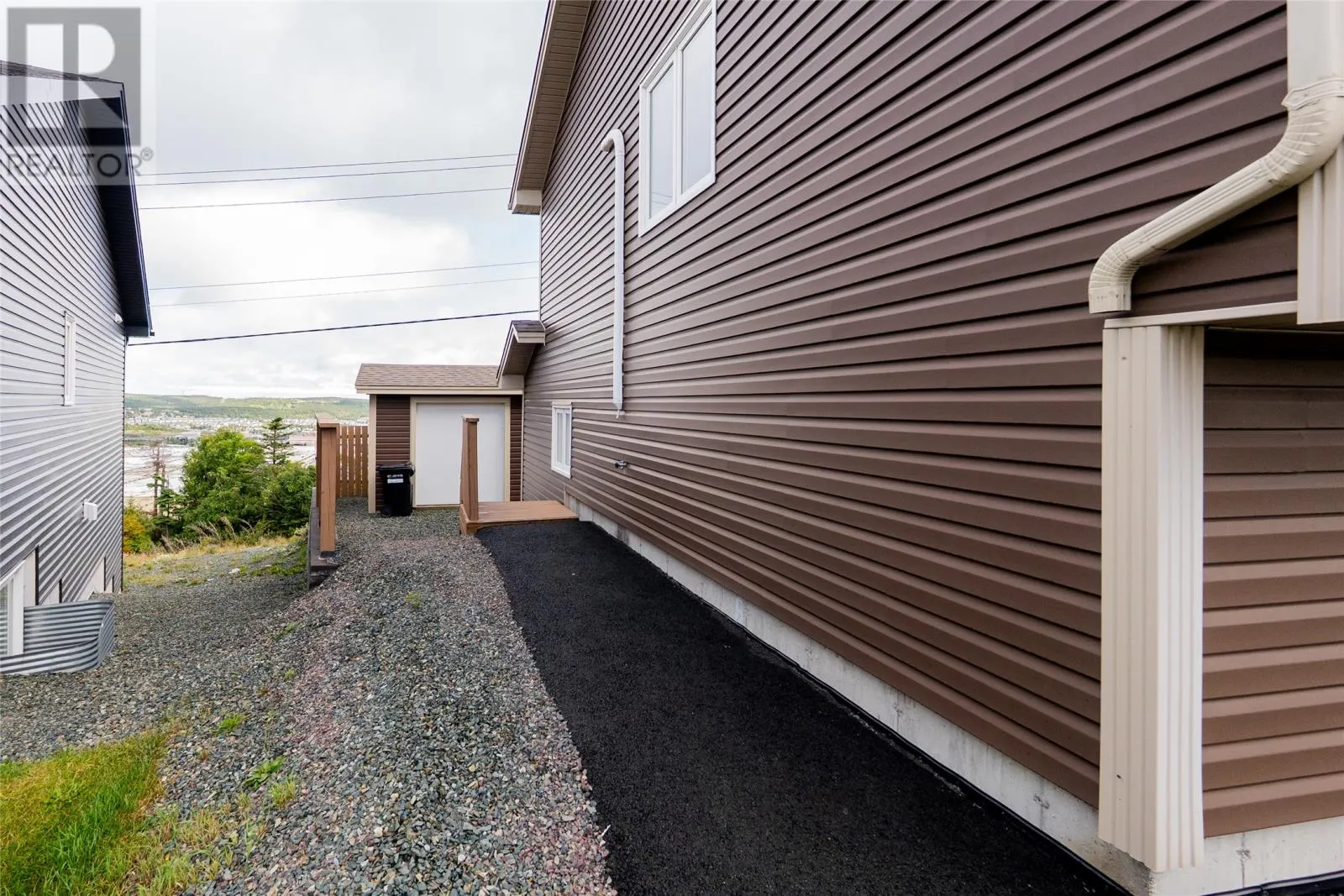 54 Maurice Putt Crescent