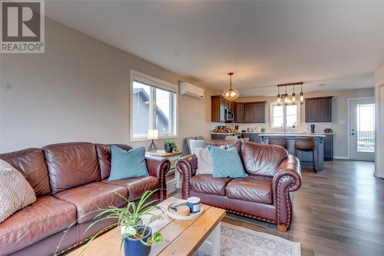 54 Maurice Putt Crescent