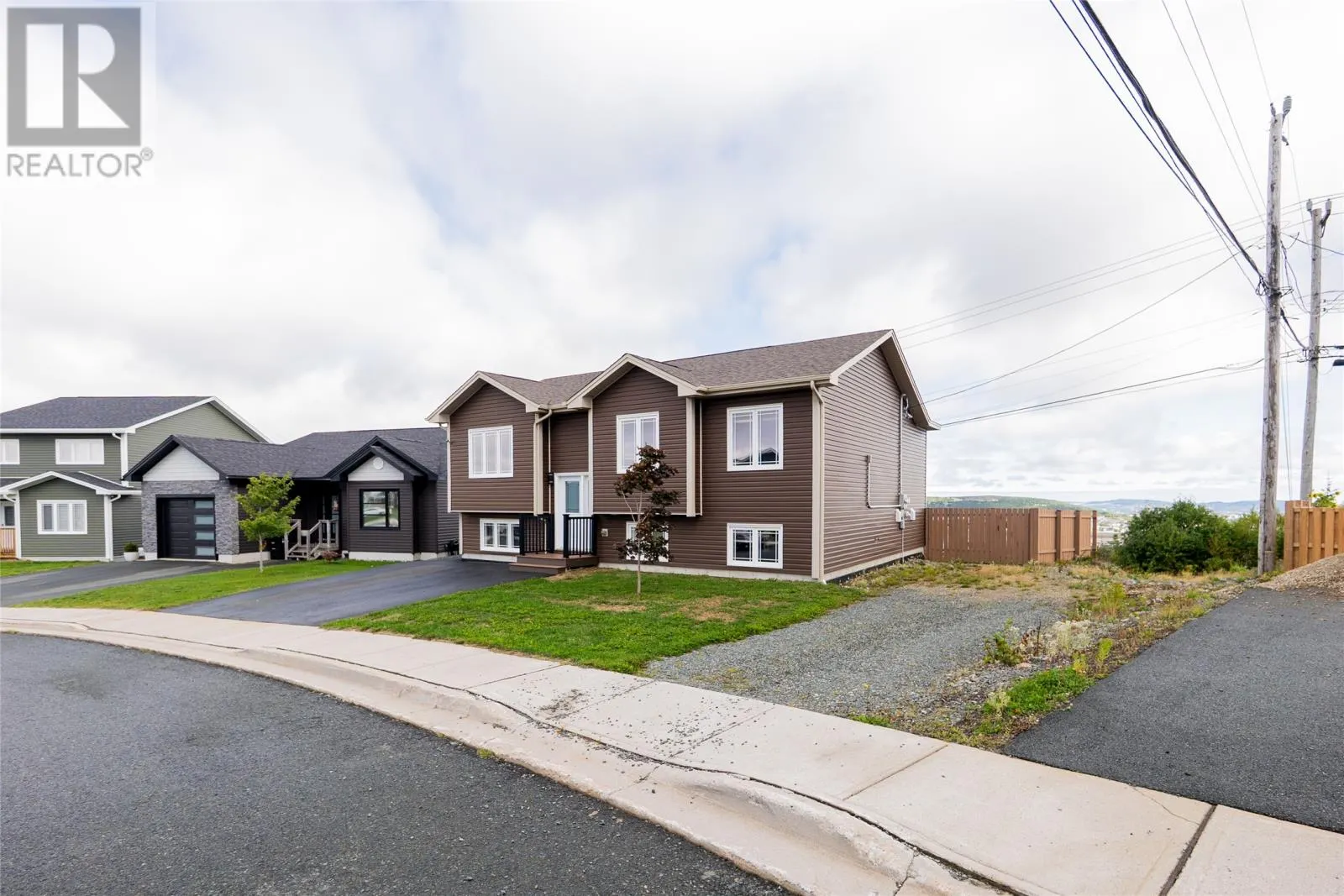 54 Maurice Putt Crescent