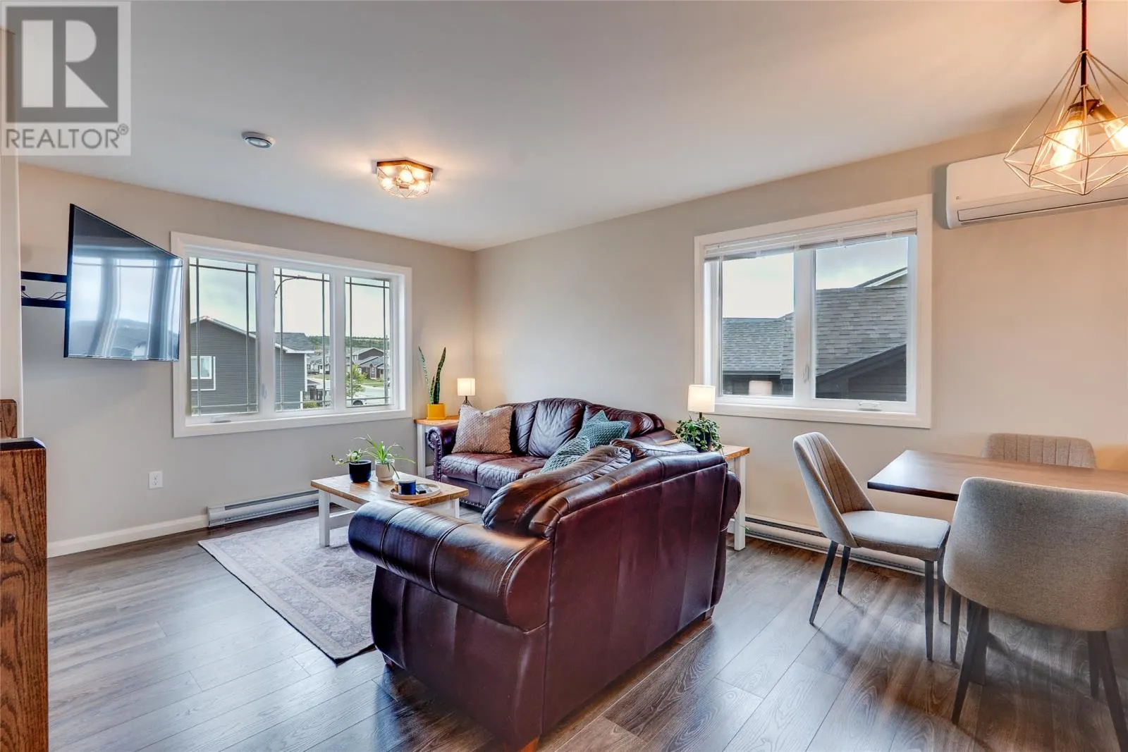 54 Maurice Putt Crescent