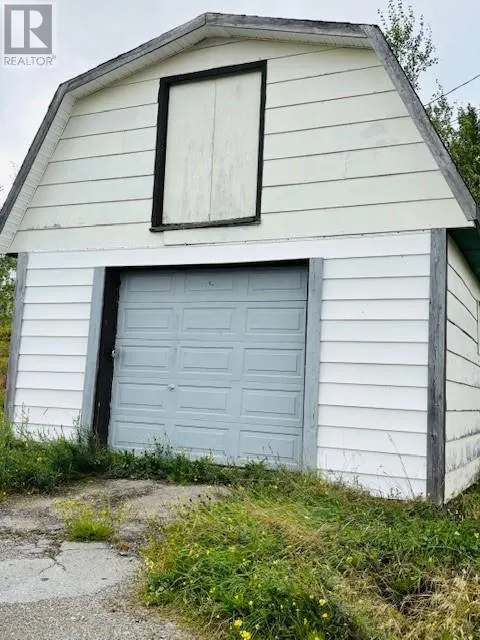 27 Maple Leaf Drive