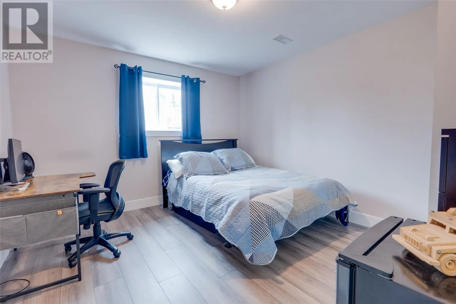 6 Spruce Grove Place