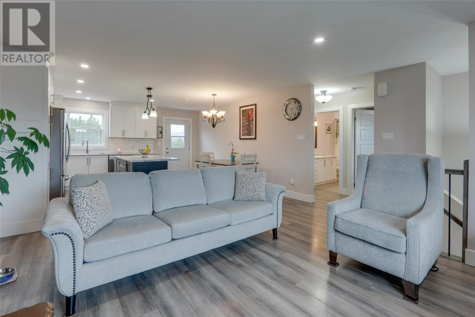 6 Spruce Grove Place