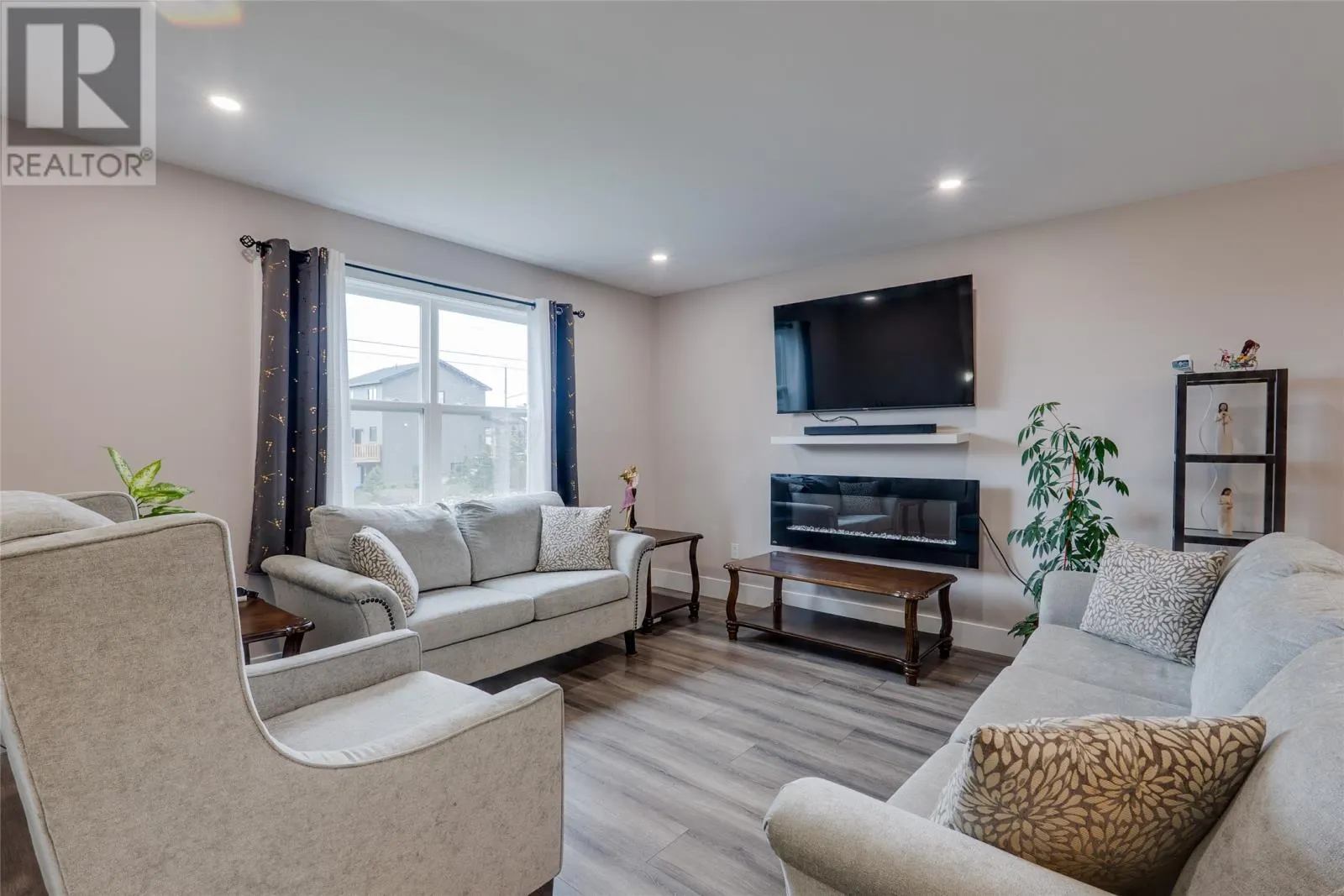6 Spruce Grove Place