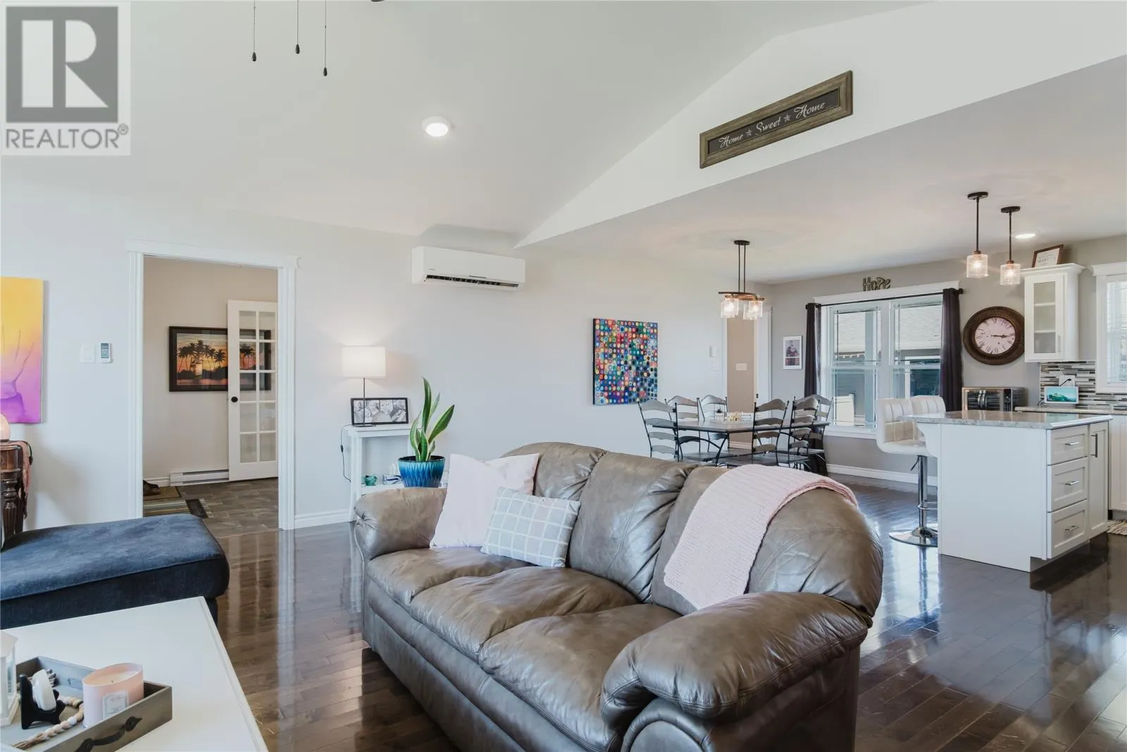 4 Sampson Crescent