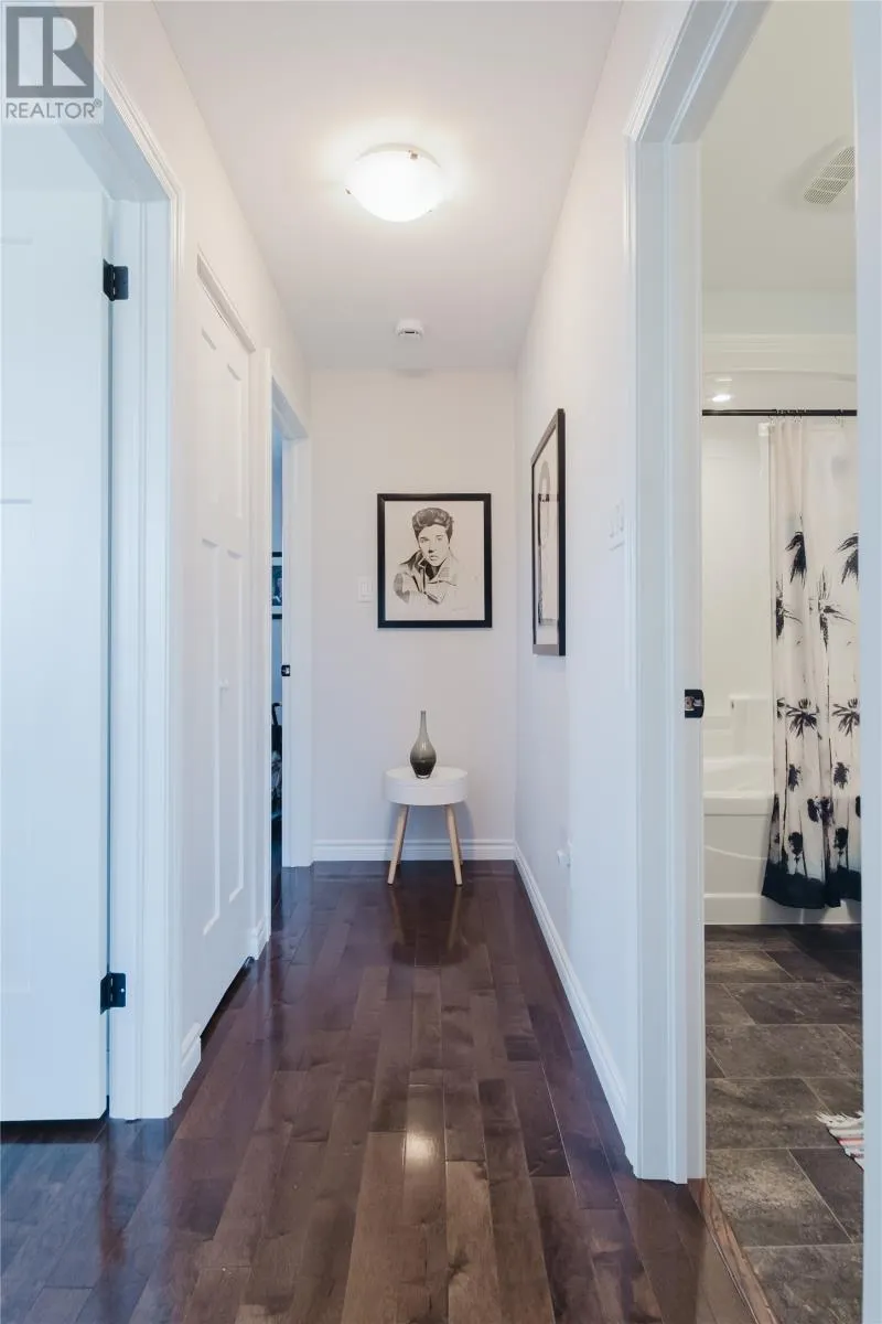 4 Sampson Crescent