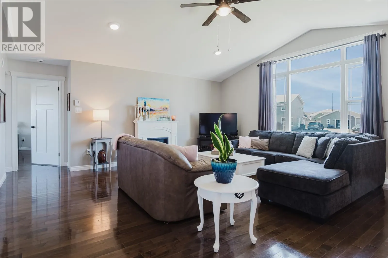 4 Sampson Crescent