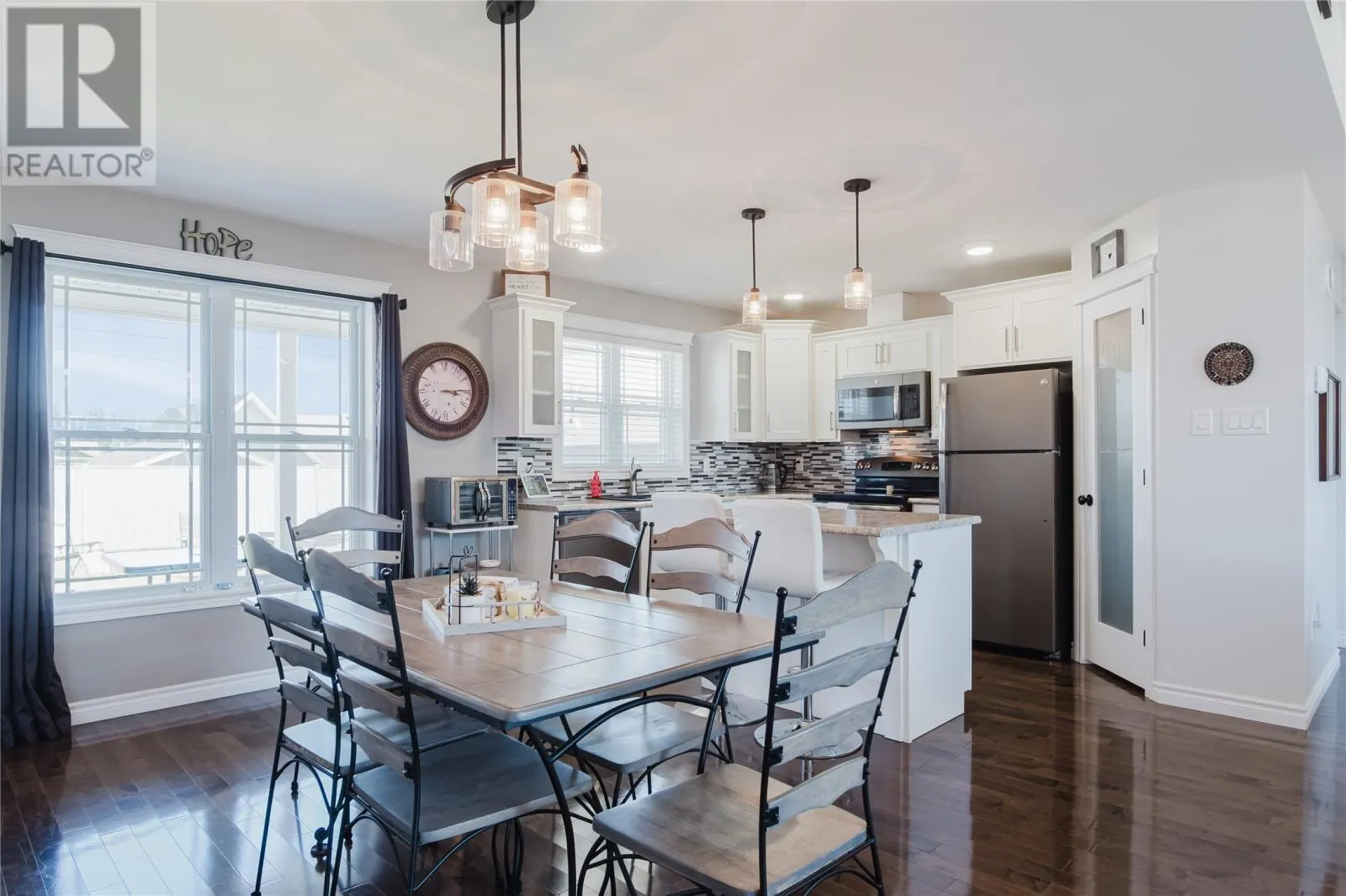 4 Sampson Crescent