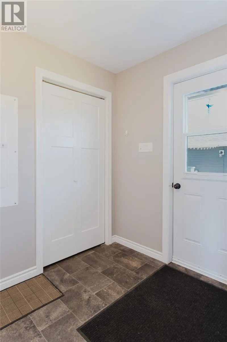 4 Sampson Crescent