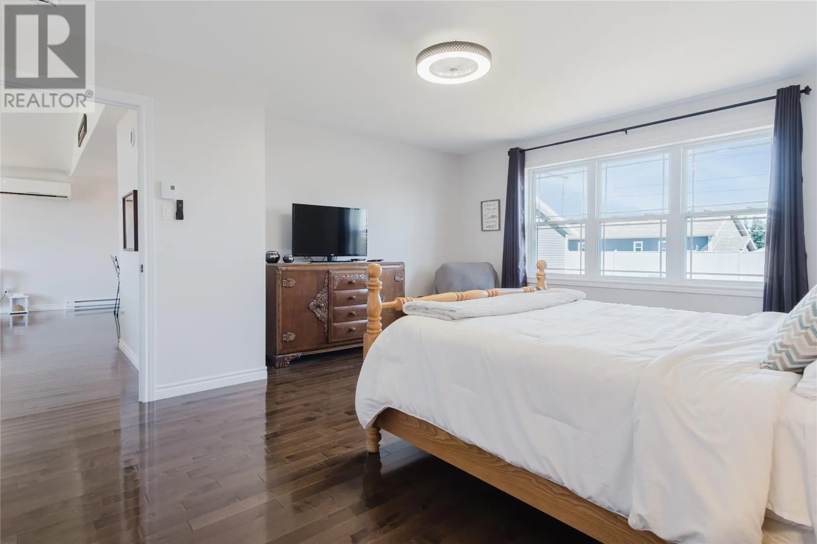 4 Sampson Crescent