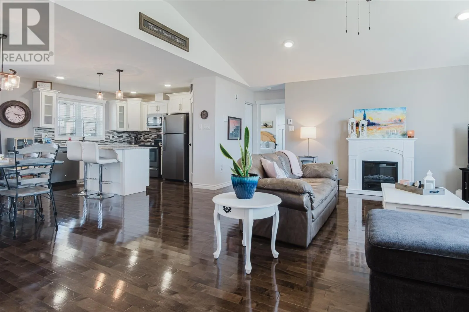 4 Sampson Crescent