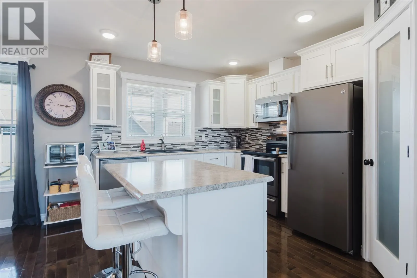 4 Sampson Crescent