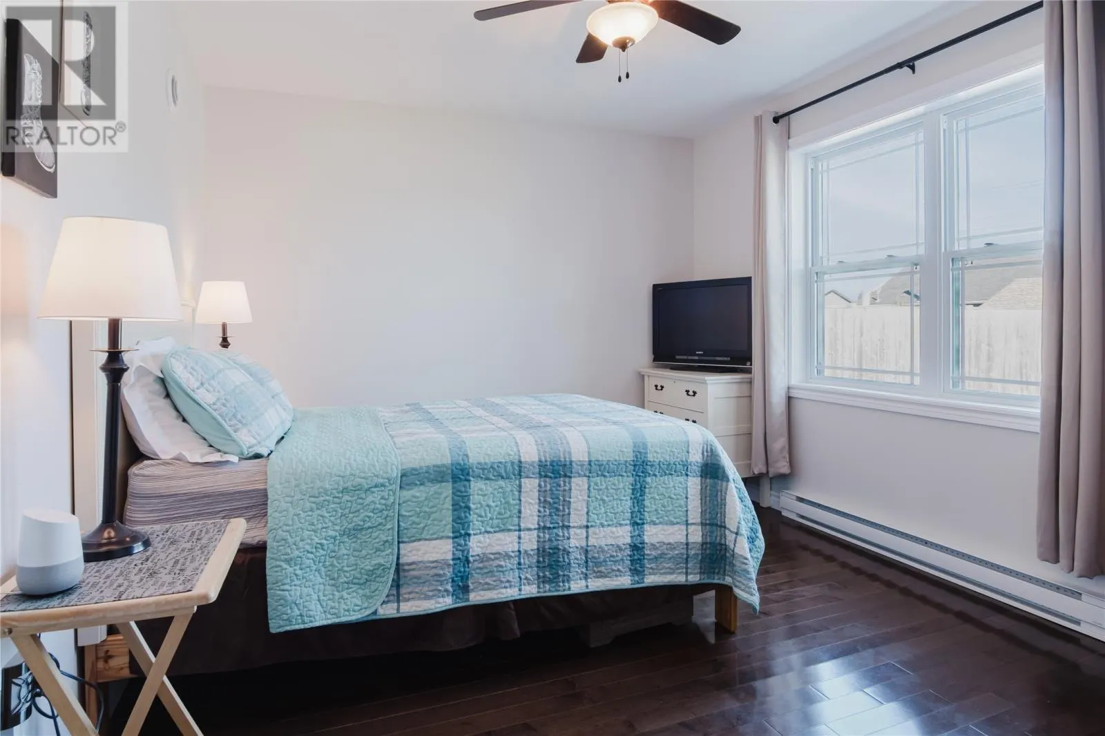4 Sampson Crescent