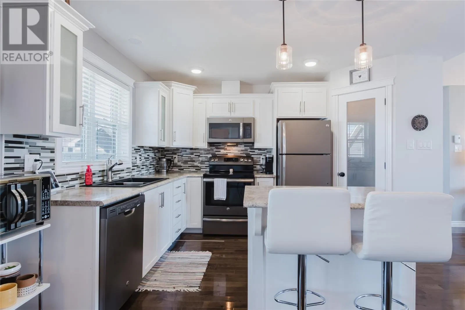 4 Sampson Crescent