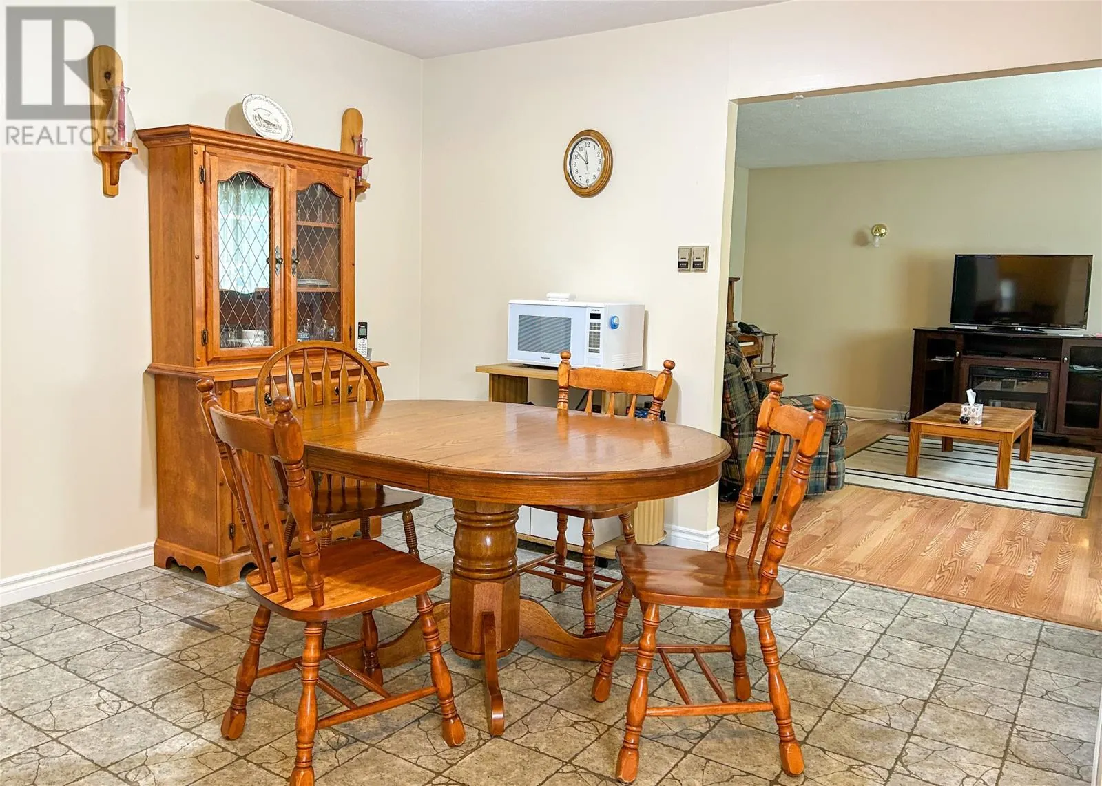2 Bowater Avenue