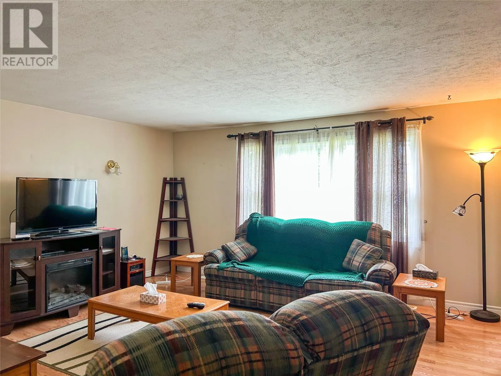 2 Bowater Avenue