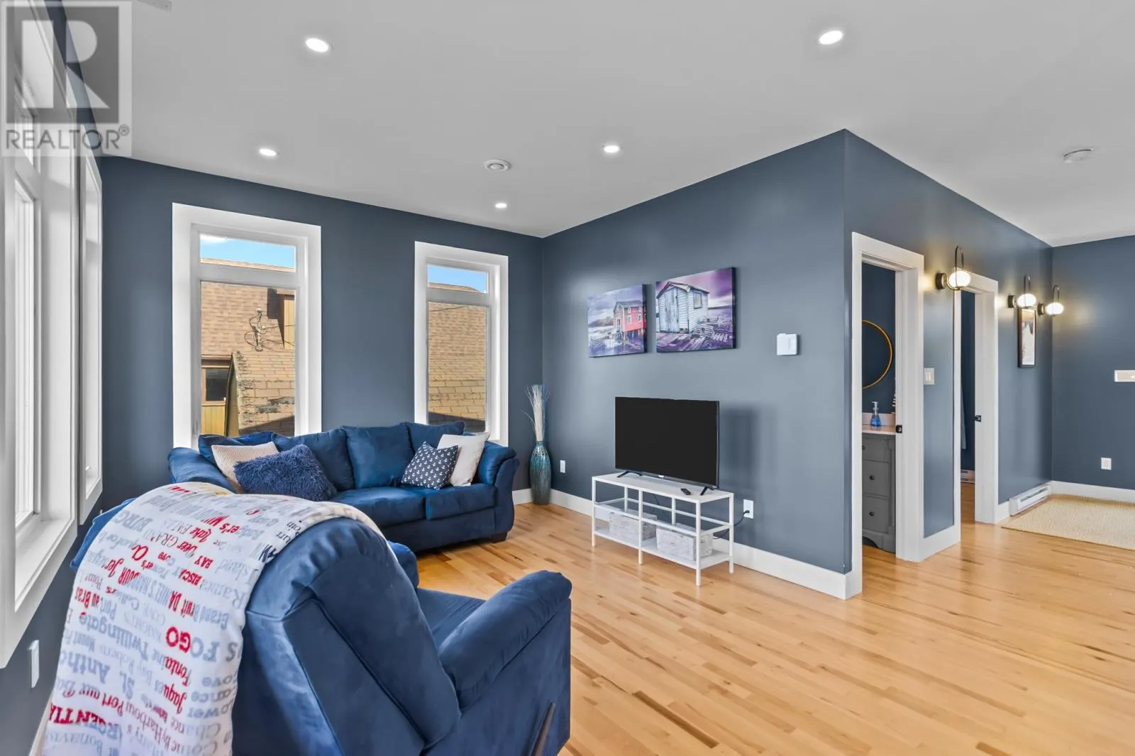 62 Scotts Road N