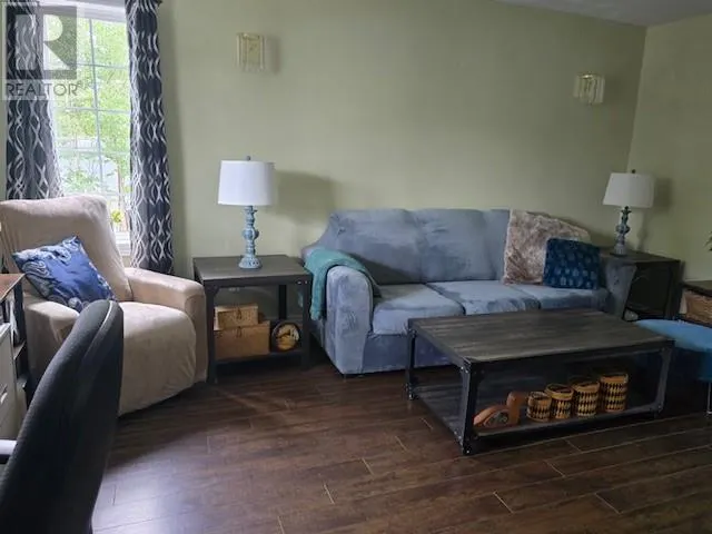 6 Steadyview Drive