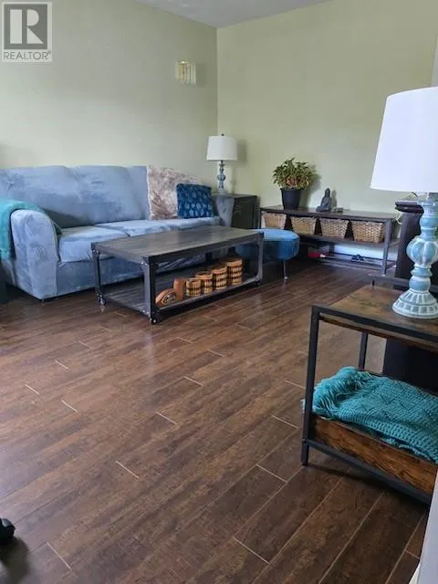 6 Steadyview Drive